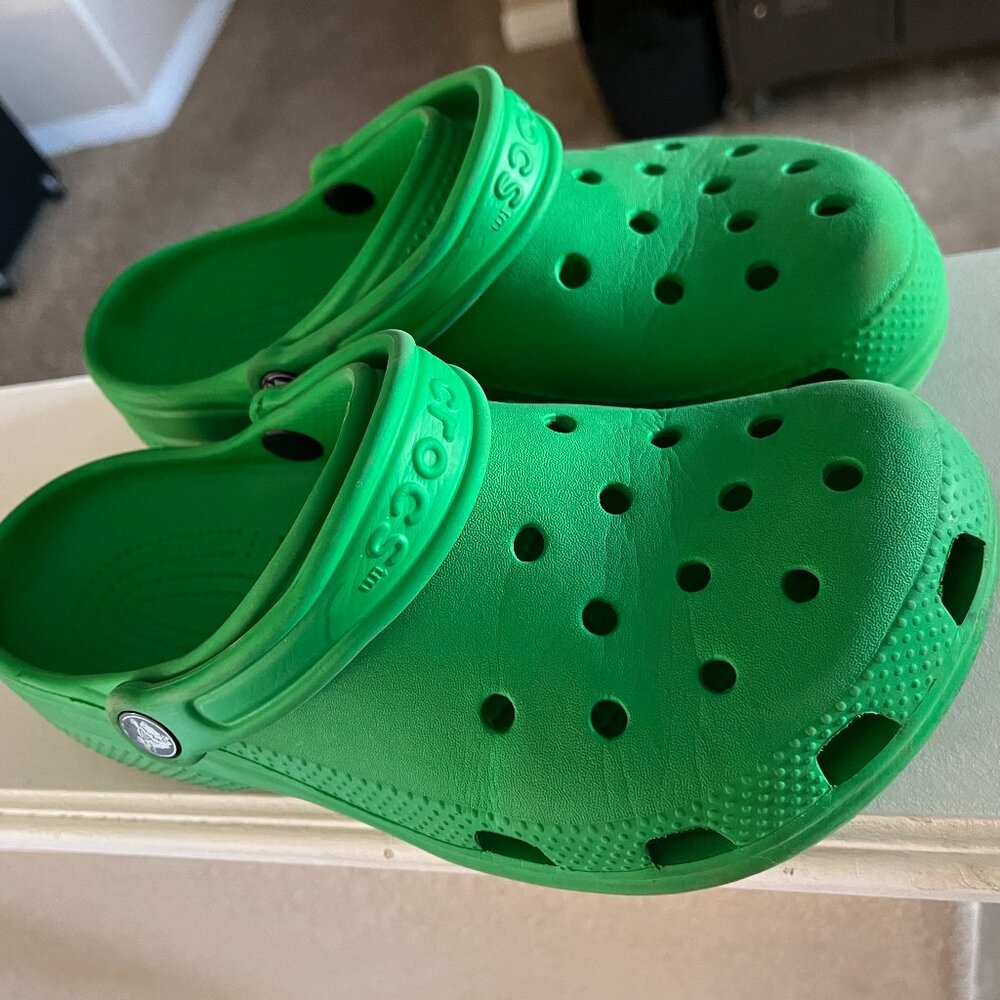 Used Green size 8 womans Crocs